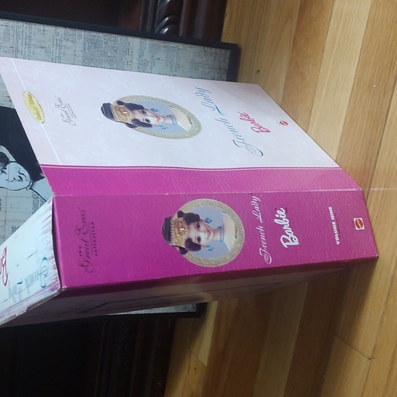 French Lady Barbie - Picture 9 of 13